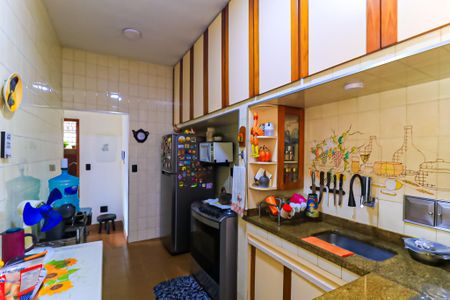 Casa à venda com 250m², 2 quartos e 1 vaga Casa à venda com 250m², 2 quartos e 1 vagaCozinha