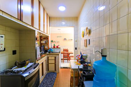Casa à venda com 250m², 2 quartos e 1 vaga Casa à venda com 250m², 2 quartos e 1 vagaCozinha