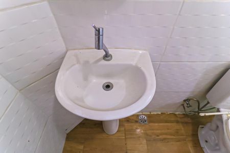 Casa à venda com 250m², 2 quartos e 1 vaga Casa à venda com 250m², 2 quartos e 1 vagaBanheiro - Kitnet