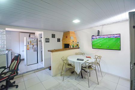 Casa à venda com 200m², 2 quartos e 2 vagasSala - Casa 2