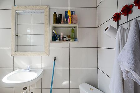 Casa à venda com 200m², 2 quartos e 2 vagasBanheiro da Suíte - Casa 2