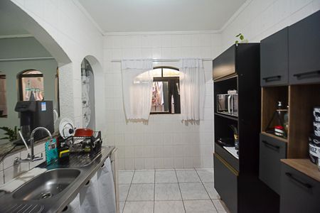 Casa à venda com 200m², 2 quartos e 2 vagasCozinha