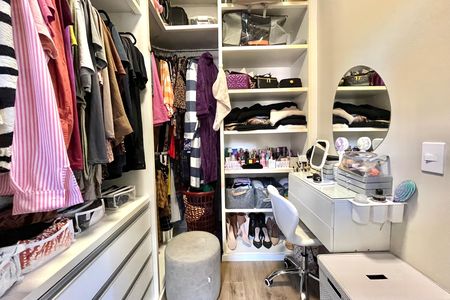 Apartamento à venda com 73m², 2 quartos e 1 vaga Apartamento à venda com 73m², 2 quartos e 1 vagaCloset do Quarto 1