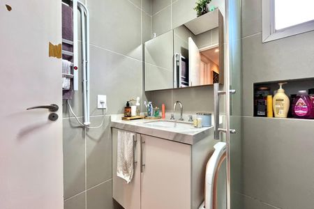 Apartamento à venda com 73m², 2 quartos e 1 vaga Apartamento à venda com 73m², 2 quartos e 1 vagaBanheiro