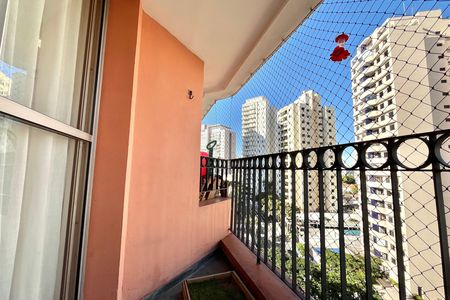Apartamento à venda com 73m², 2 quartos e 1 vaga Apartamento à venda com 73m², 2 quartos e 1 vagaVaranda