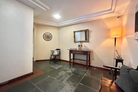 Apartamento à venda com 73m², 2 quartos e 1 vaga Apartamento à venda com 73m², 2 quartos e 1 vagaHall social