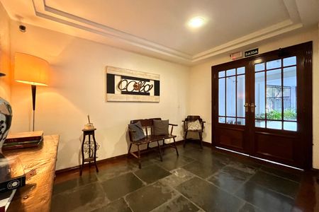 Apartamento à venda com 73m², 2 quartos e 1 vaga Apartamento à venda com 73m², 2 quartos e 1 vagaHall social