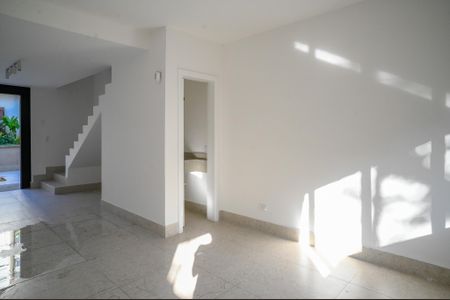 Sala de casa à venda com 3 quartos, 191m² em Bosque da Saúde, São Paulo