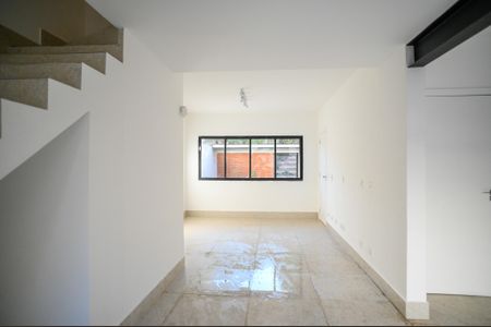 Sala de casa à venda com 3 quartos, 191m² em Bosque da Saúde, São Paulo