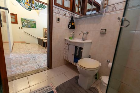 Casa para alugar com 170m², 5 quartos e 4 vagas Casa para alugar com 170m², 5 quartos e 4 vagasBANHEIRO SOCIAL