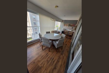 Apartamento à venda com 82m², 3 quartos e 1 vaga Apartamento à venda com 82m², 3 quartos e 1 vagaVaranda