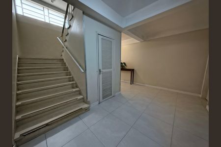 Hall de entrada de apartamento para alugar com 3 quartos, 103m² em Praia de Belas, Porto Alegre