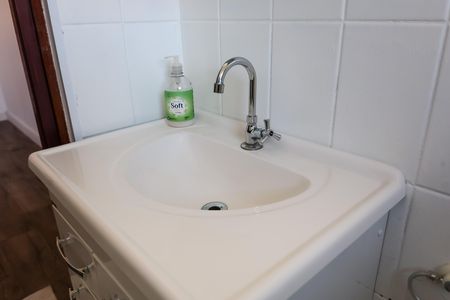 Casa para alugar com 70m², 2 quartos e sem vaga Casa para alugar com 70m², 2 quartos e sem vagaBanheiro da Suíte