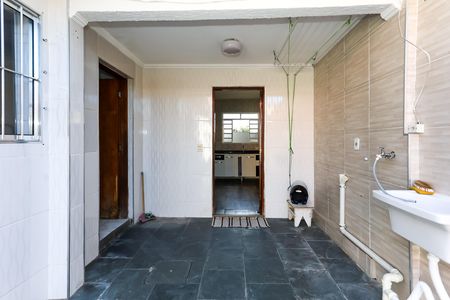 Casa para alugar com 70m², 2 quartos e sem vaga Casa para alugar com 70m², 2 quartos e sem vagaQuintal coletivo