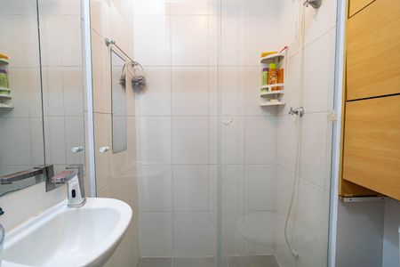 Apartamento para alugar com 48m², 2 quartos e sem vaga Apartamento para alugar com 48m², 2 quartos e sem vagaBanheiro da Suíte 2