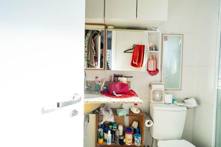 Apartamento para alugar com 48m², 2 quartos e sem vaga Apartamento para alugar com 48m², 2 quartos e sem vagaBanheiro da Suíte 1