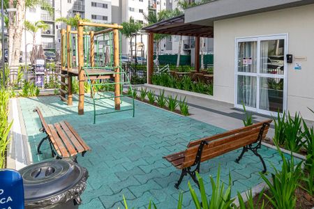 Apartamento para alugar com 42m², 2 quartos e 1 vaga Apartamento para alugar com 42m², 2 quartos e 1 vagaÁrea comum - Playground