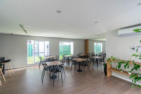 Apartamento para alugar com 42m², 2 quartos e 1 vaga Apartamento para alugar com 42m², 2 quartos e 1 vagaÁrea comum - Salão de festas