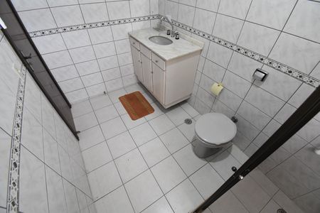 Casa à venda com 342m², 4 quartos e 4 vagasBanheiro da Suíte