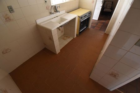 Casa à venda com 342m², 4 quartos e 4 vagasCozinha