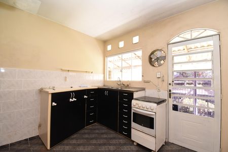 Casa à venda com 342m², 4 quartos e 4 vagasCozinha