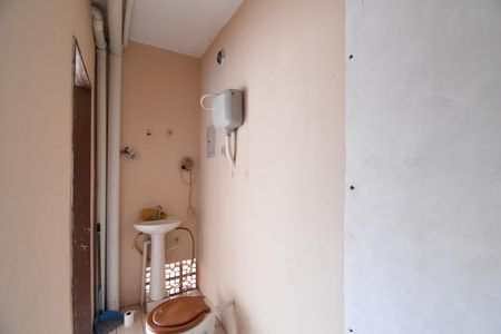 Casa à venda com 342m², 4 quartos e 4 vagasBanheiro Área externa