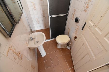 Casa à venda com 342m², 4 quartos e 4 vagasBanheiro da Suíte 2
