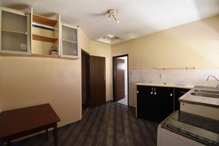 Casa à venda com 342m², 4 quartos e 4 vagasCozinha