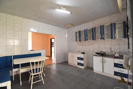Casa à venda com 342m², 4 quartos e 4 vagasCozinha 2
