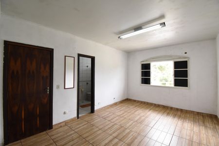 Casa à venda com 342m², 4 quartos e 4 vagasSuíte