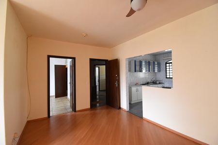 Casa à venda com 342m², 4 quartos e 4 vagasSala