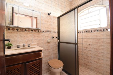 Casa à venda com 342m², 4 quartos e 4 vagasBanheiro da Suíte 3