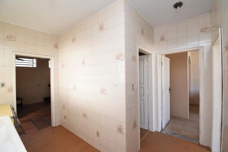 Casa à venda com 342m², 4 quartos e 4 vagasCozinha