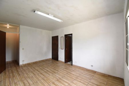 Casa à venda com 342m², 4 quartos e 4 vagasSuíte