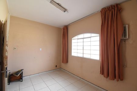 Casa à venda com 342m², 4 quartos e 4 vagasQuarto 4