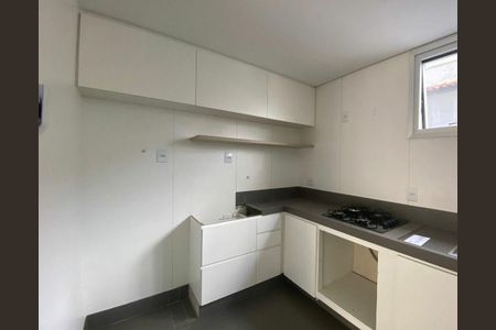 Cozinha  de apartamento à venda com 2 quartos, 64m² em Coracao de Jesus, Belo Horizonte