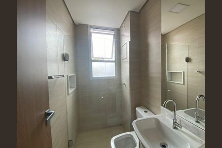 Banheiro  de apartamento à venda com 2 quartos, 64m² em Coracao de Jesus, Belo Horizonte