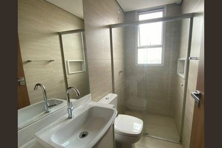 Banheiro  de apartamento à venda com 2 quartos, 64m² em Coracao de Jesus, Belo Horizonte