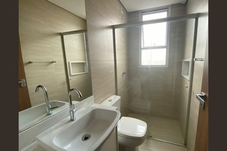 Banheiro  de apartamento à venda com 2 quartos, 64m² em Coracao de Jesus, Belo Horizonte