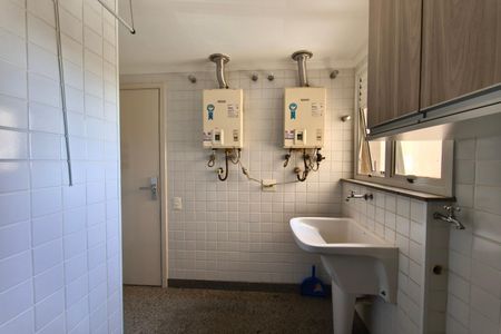 Apartamento para alugar com 133m², 3 quartos e 3 vagas Apartamento para alugar com 133m², 3 quartos e 3 vagasÁrea de Serviço