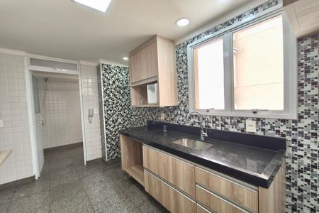Apartamento para alugar com 133m², 3 quartos e 3 vagas Apartamento para alugar com 133m², 3 quartos e 3 vagasCozinha
