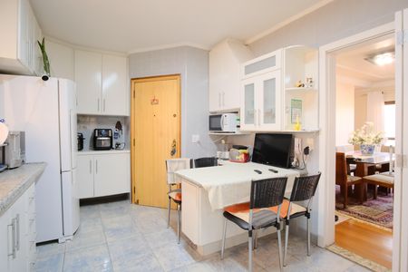 Cozinha de apartamento à venda com 4 quartos, 124m² em Vila Carrão, São Paulo