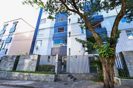 Apartamento à venda com 220m², 4 quartos e 3 vagasFachada e portaria
