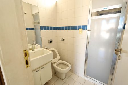 Apartamento à venda com 220m², 4 quartos e 3 vagasBanheiro da Cobertura