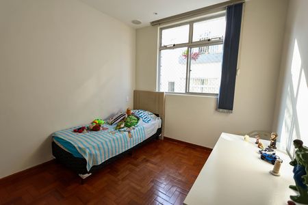 Apartamento à venda com 220m², 4 quartos e 3 vagasQuarto 2