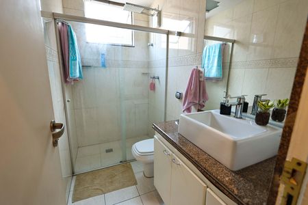 Apartamento à venda com 220m², 4 quartos e 3 vagasBanheiro