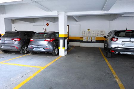 Garagem de apartamento à venda com 4 quartos, 220m² em Padre Eustáquio, Belo Horizonte