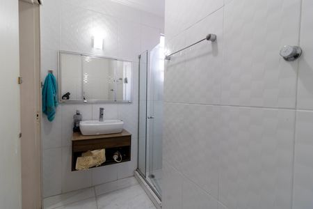 Casa à venda com 220m², 3 quartos e 2 vagasBanheiro
