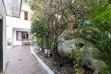 Casa à venda com 220m², 3 quartos e 2 vagasQuintal