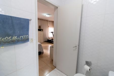 Casa à venda com 220m², 3 quartos e 2 vagasBanheiro da Suíte